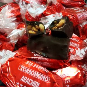 Torrone di arachidi al cioccolato fondente