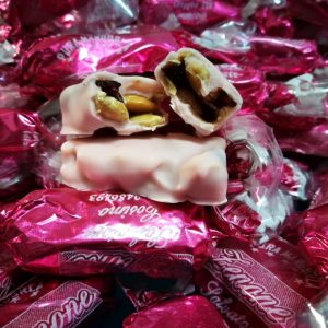 Torrone ai mirtilli rossi